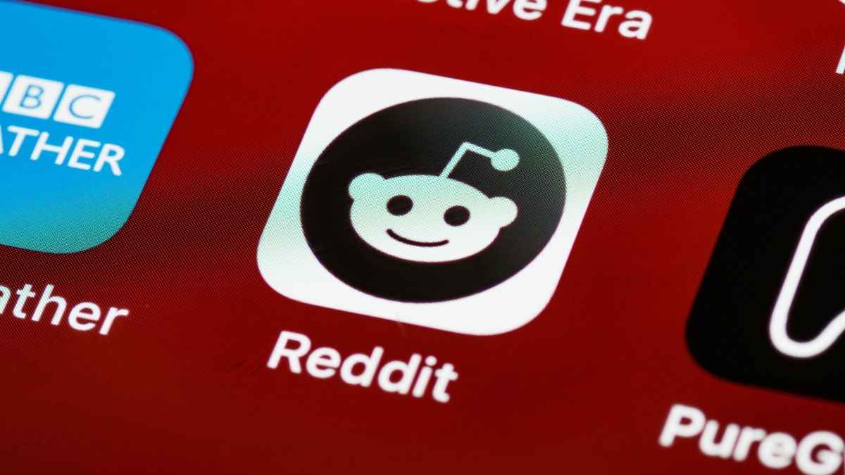 What is reddit used for